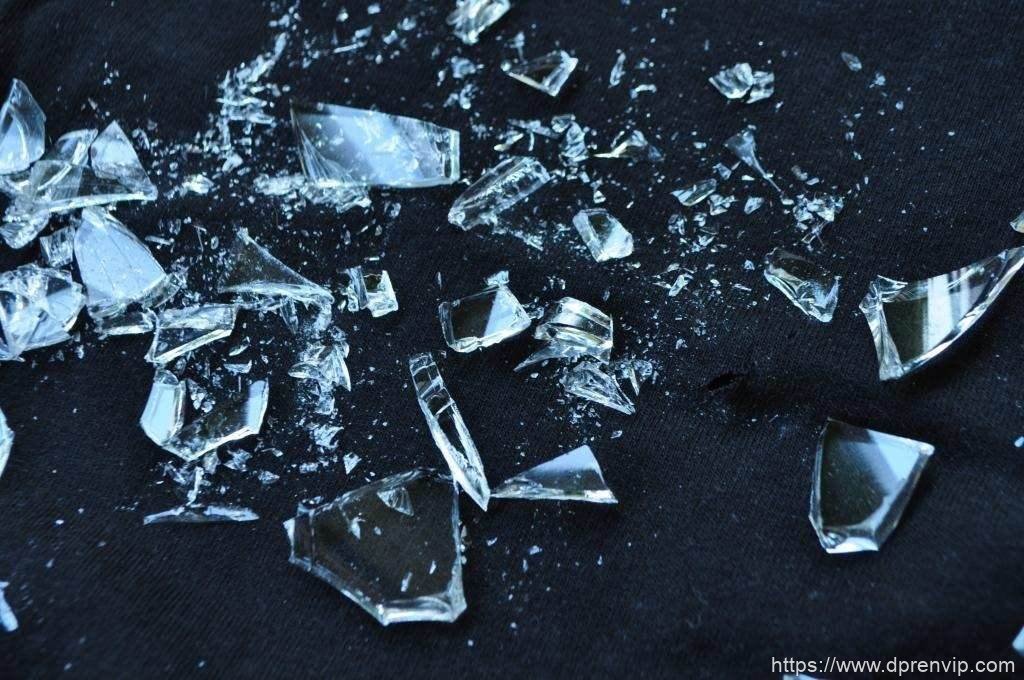 玻璃在自然状态下可以存在多久？能够降解吗？