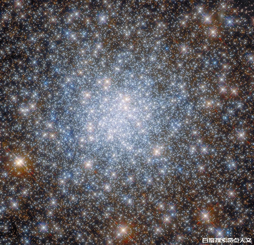 哈伯太空望远镜宝刀未老 球状星团NGC 6638图像让人惊艳 林琦峰 哈伯太空望远镜宝刀未老 球状星团NGC 6638图像让人惊艳