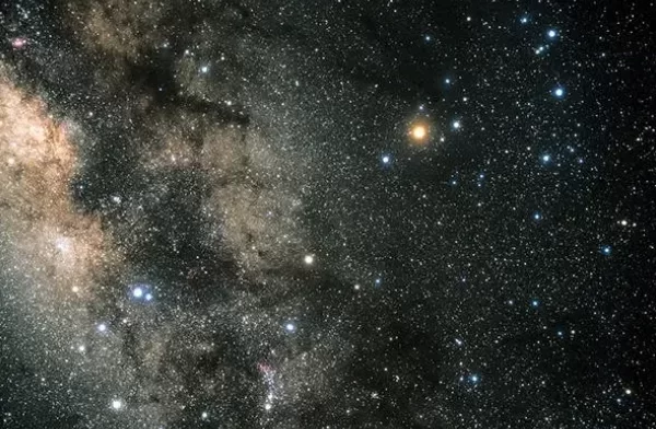 宇宙中体积最大的星球十大排名,第一盾牌座UY,仙女座 小强 宇宙中体积最大的星球十大排名,第一盾牌座UY,仙女座