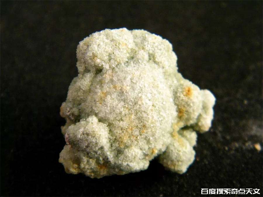 9种常见的绿色石头矿物质识别图片 Mike-Wall 9种常见的绿色石头矿物质识别图片