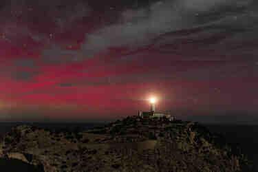 2025年11月太阳风暴带来的教训 | 奇点天文的配图