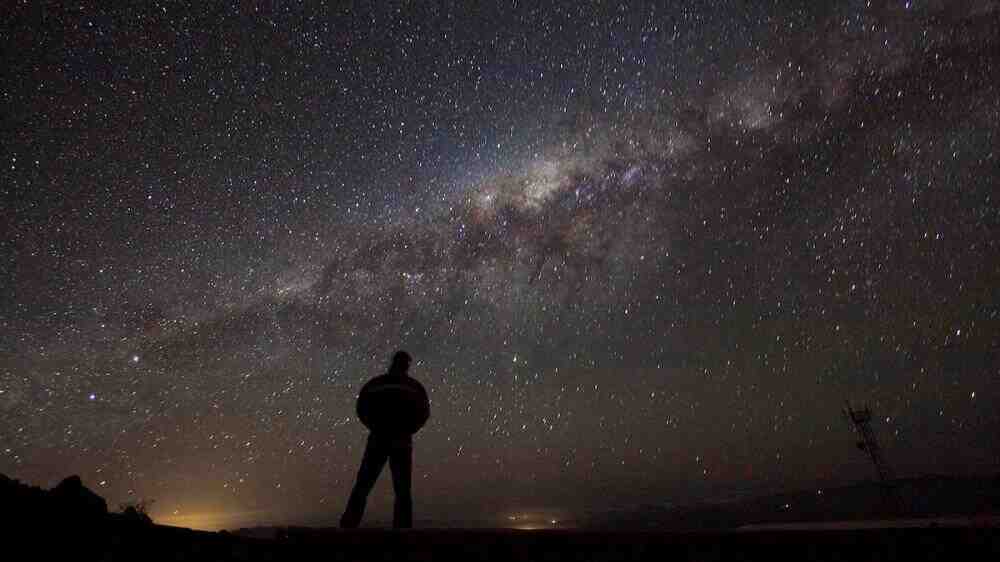 我们在宇宙中的移动速度可能比想象的更快 | 奇点天文