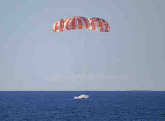 阿尔忒弥斯二号：溅落