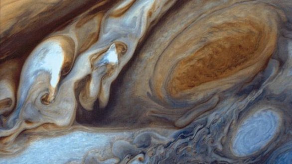 木星和土星上的天气可能是由与地球上不同力量驱动